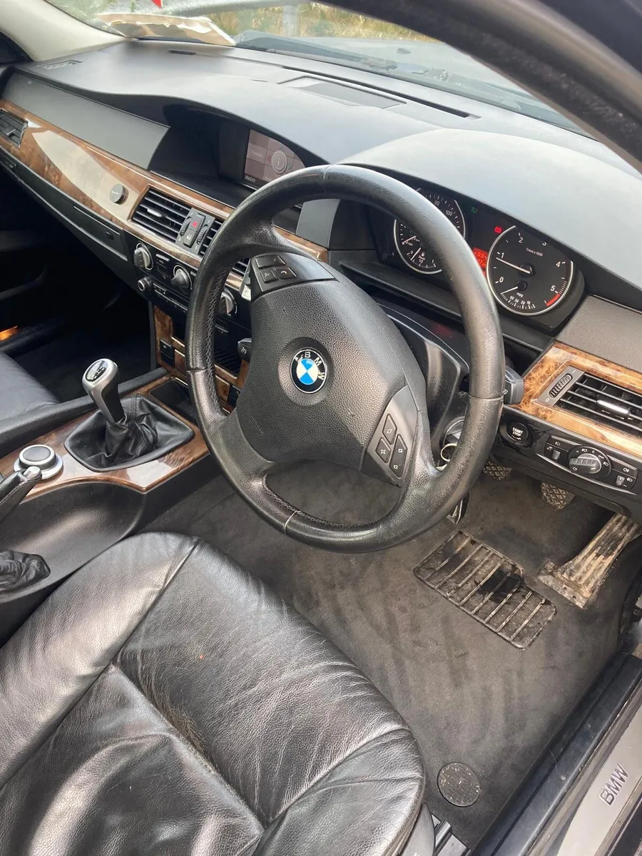 BMW 5-Series 2008 - Image 2