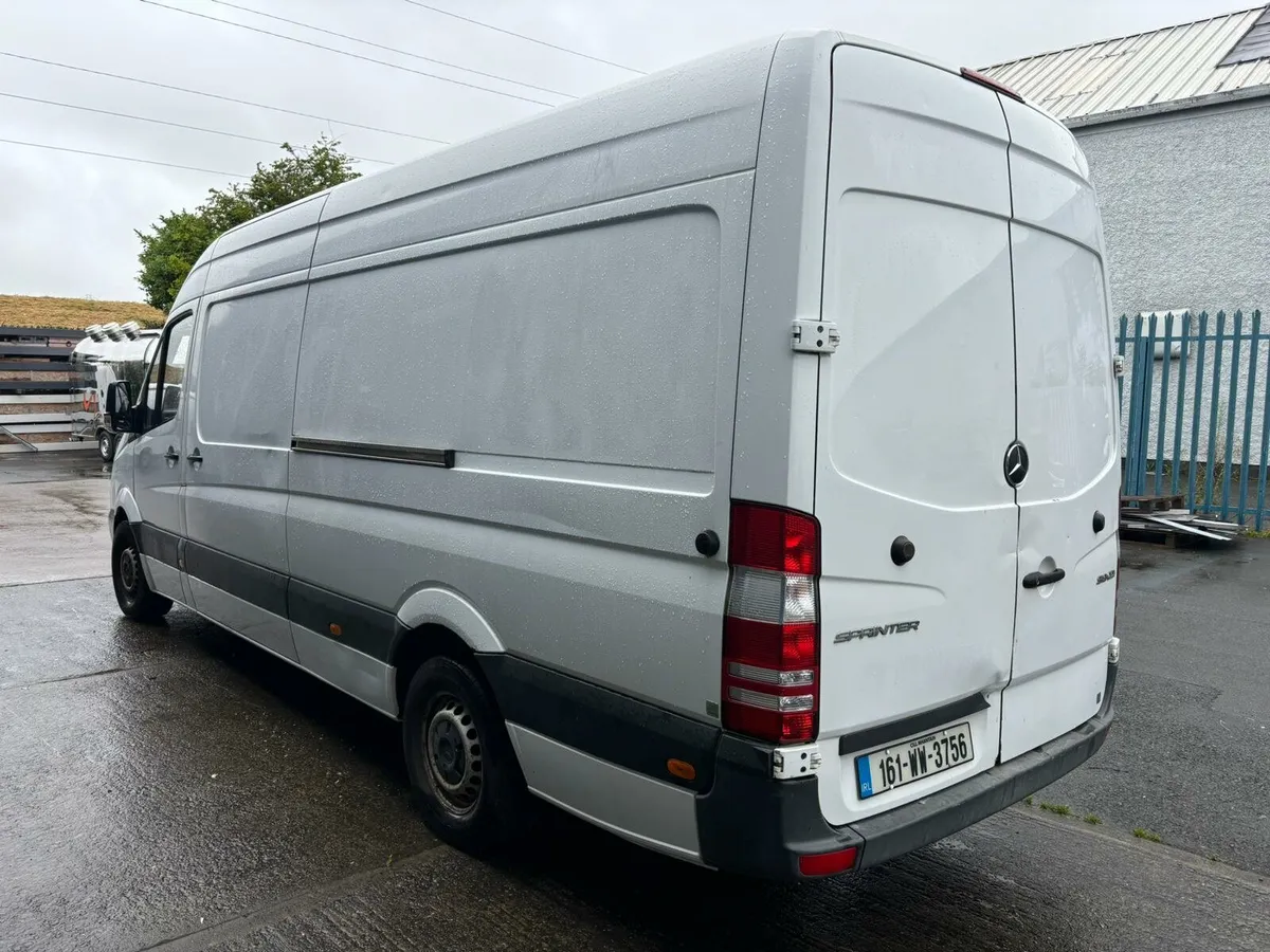 Merc Sprinter - Image 4