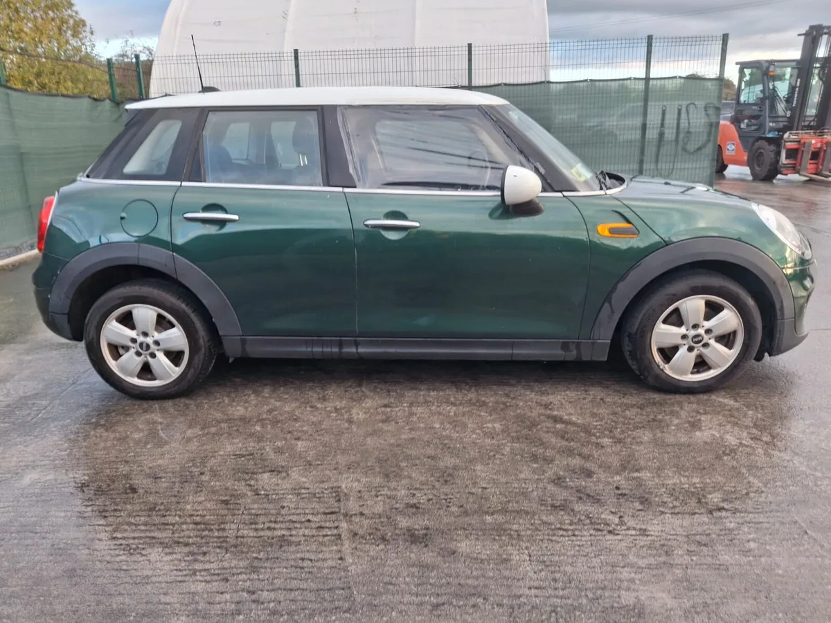 2015 Mini Cooper  Automatic Light Damage - Image 4