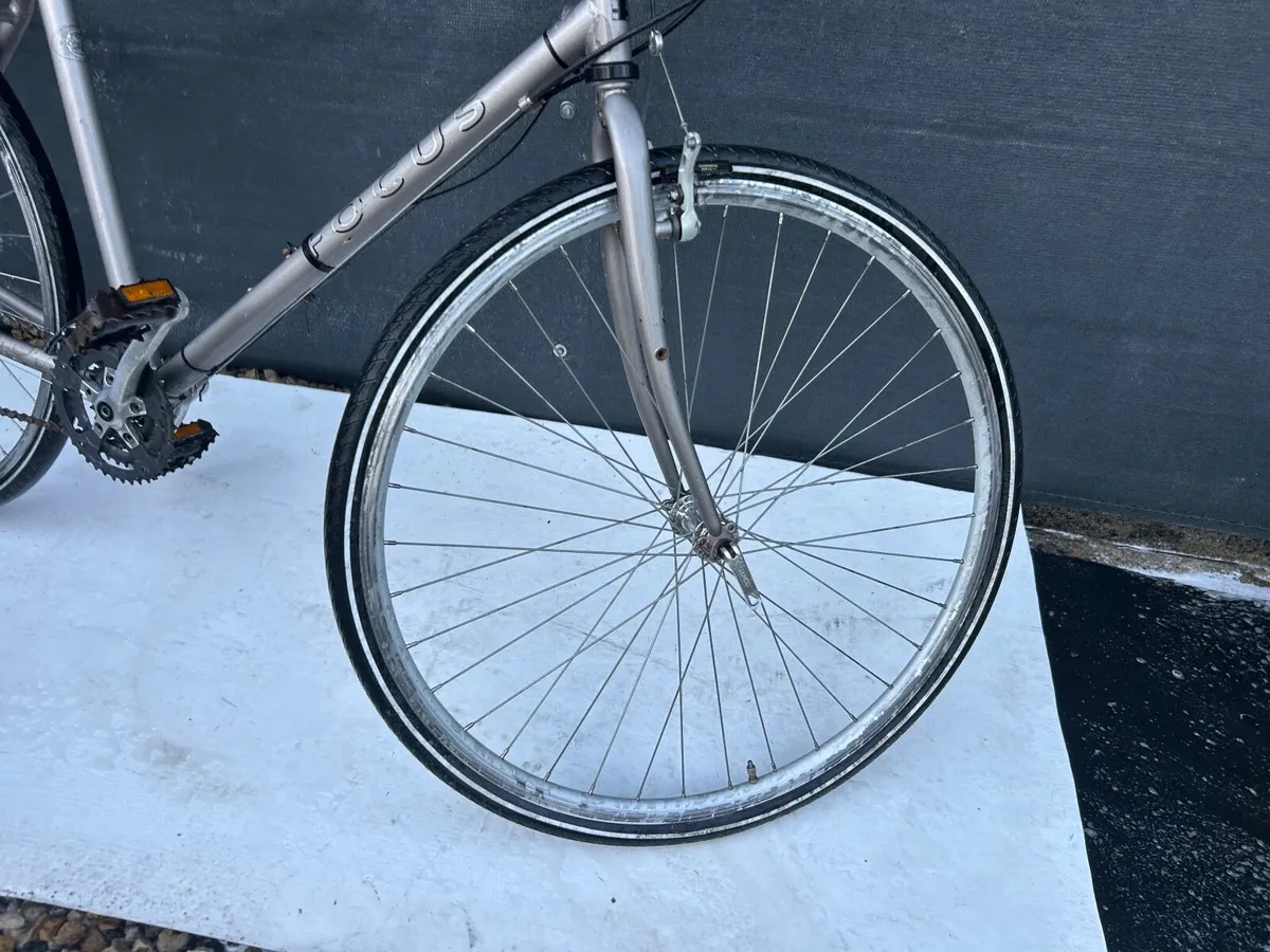 Saracen hybrid bike❗️Open 7 days of the week ❗️ - Image 3