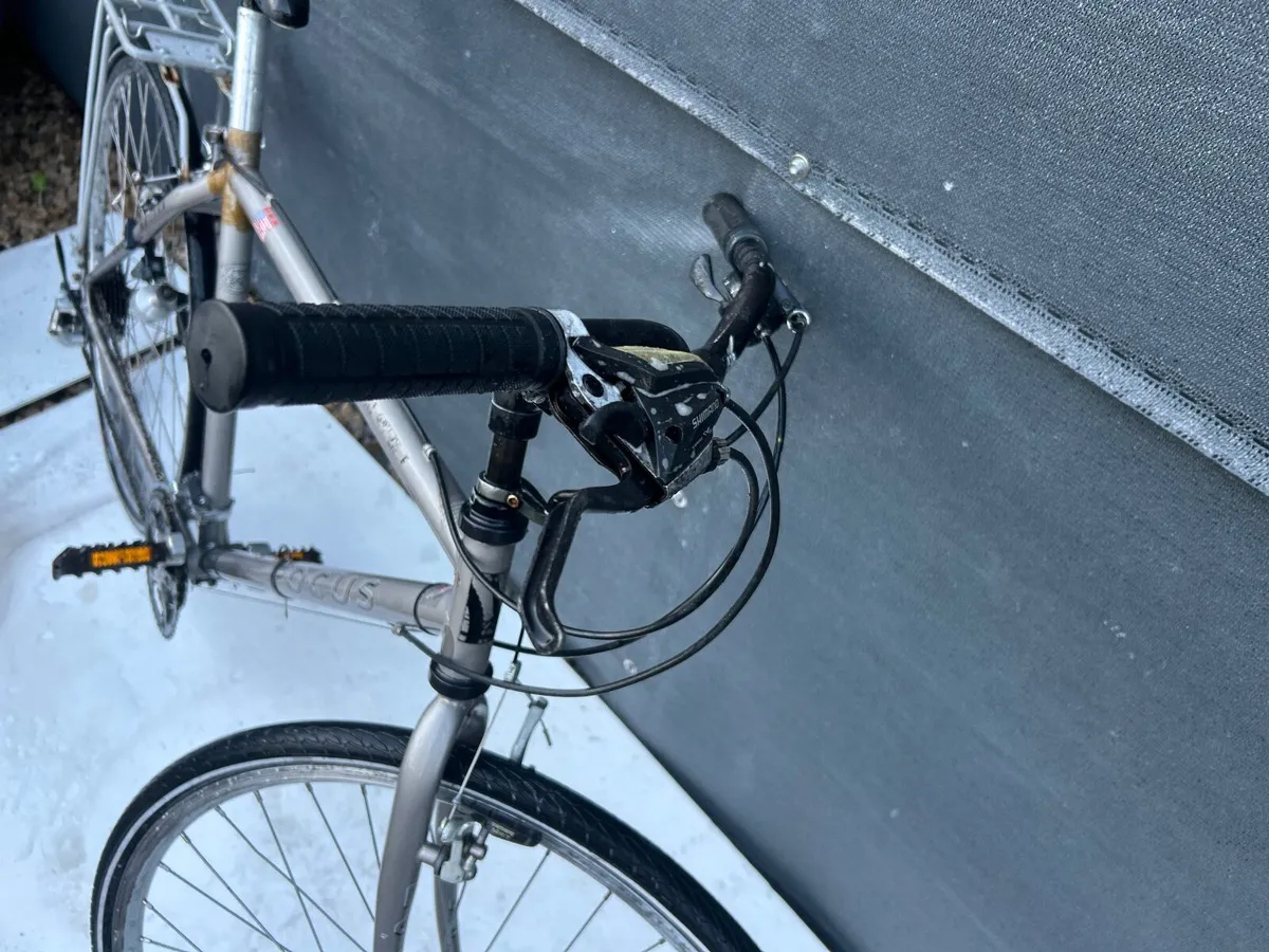 Saracen hybrid bike❗️Open 7 days of the week ❗️ - Image 4