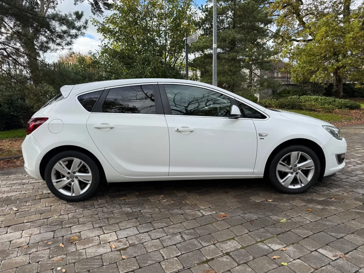 Vauxhall Astra 2015 SRI 1.4 Petrol 149KMS - Image 3