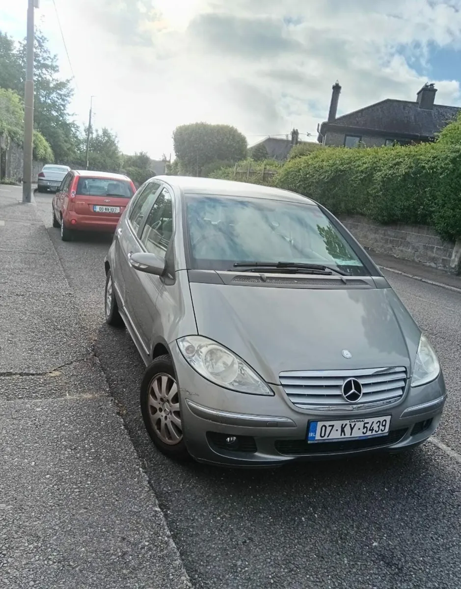 Mercedes Benz automatic (read description )