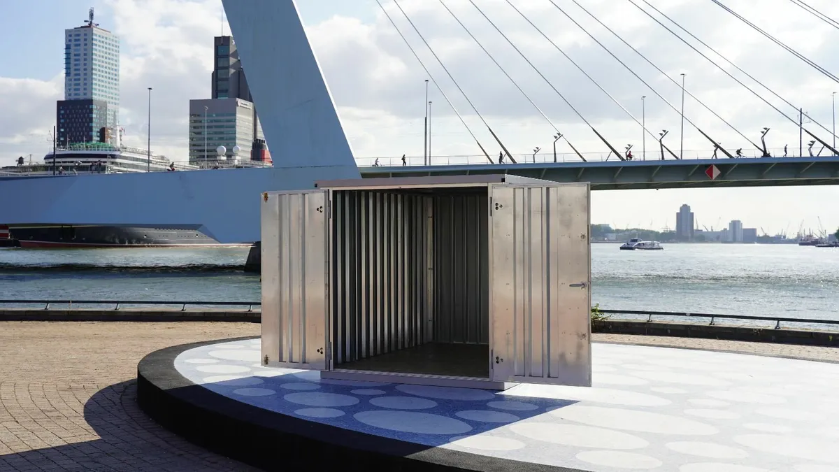 Secure Galvanized Storage – Ideal for Businesses - Image 1