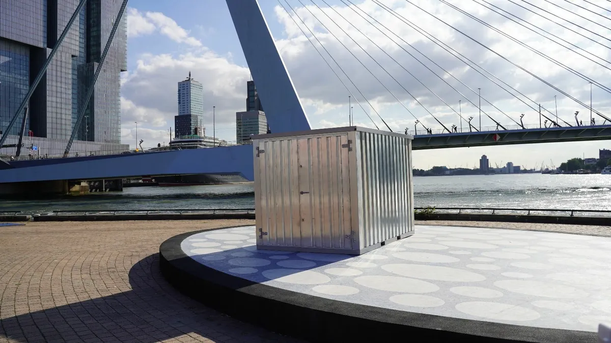 Secure Galvanized Storage – Ideal for Businesses - Image 4