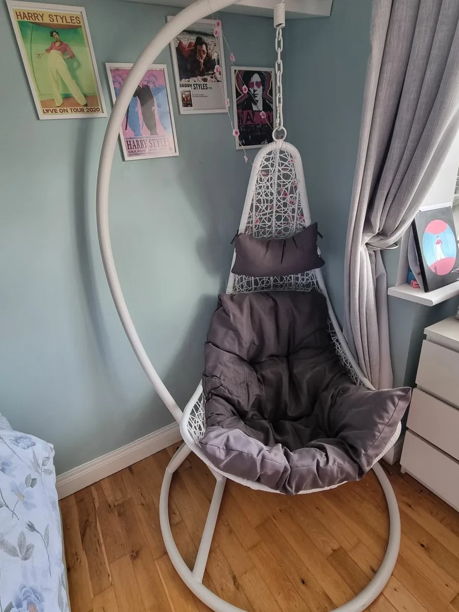 Egg Chair - Image 1
