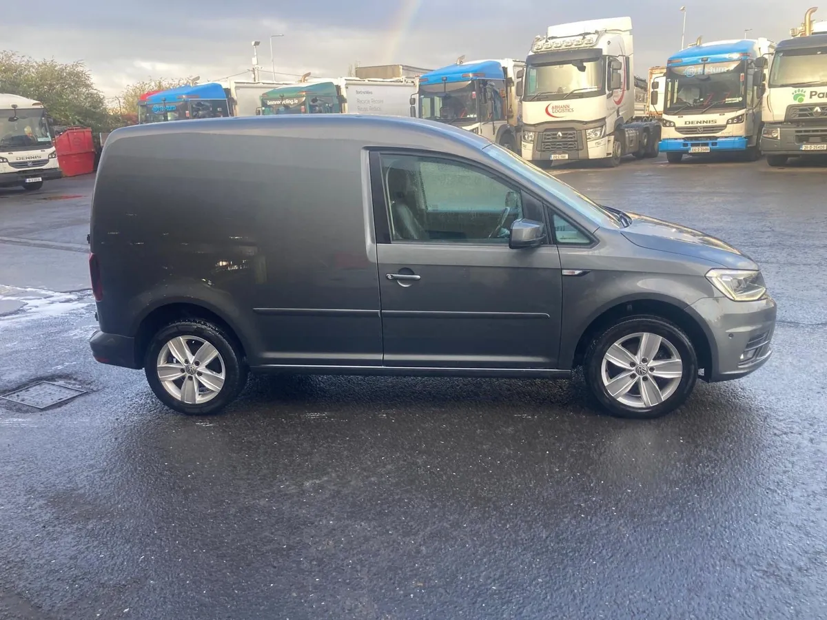 Van - Image 4