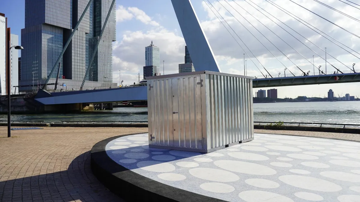 Galvanized Steel Box 3x2– Reliable Outdoor Storage - Image 4