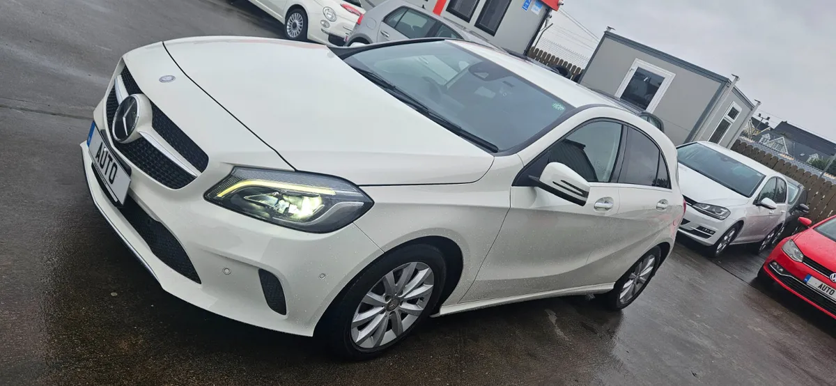 mercedes benz a180 automatic 1.6 petrol 5dr - Image 3