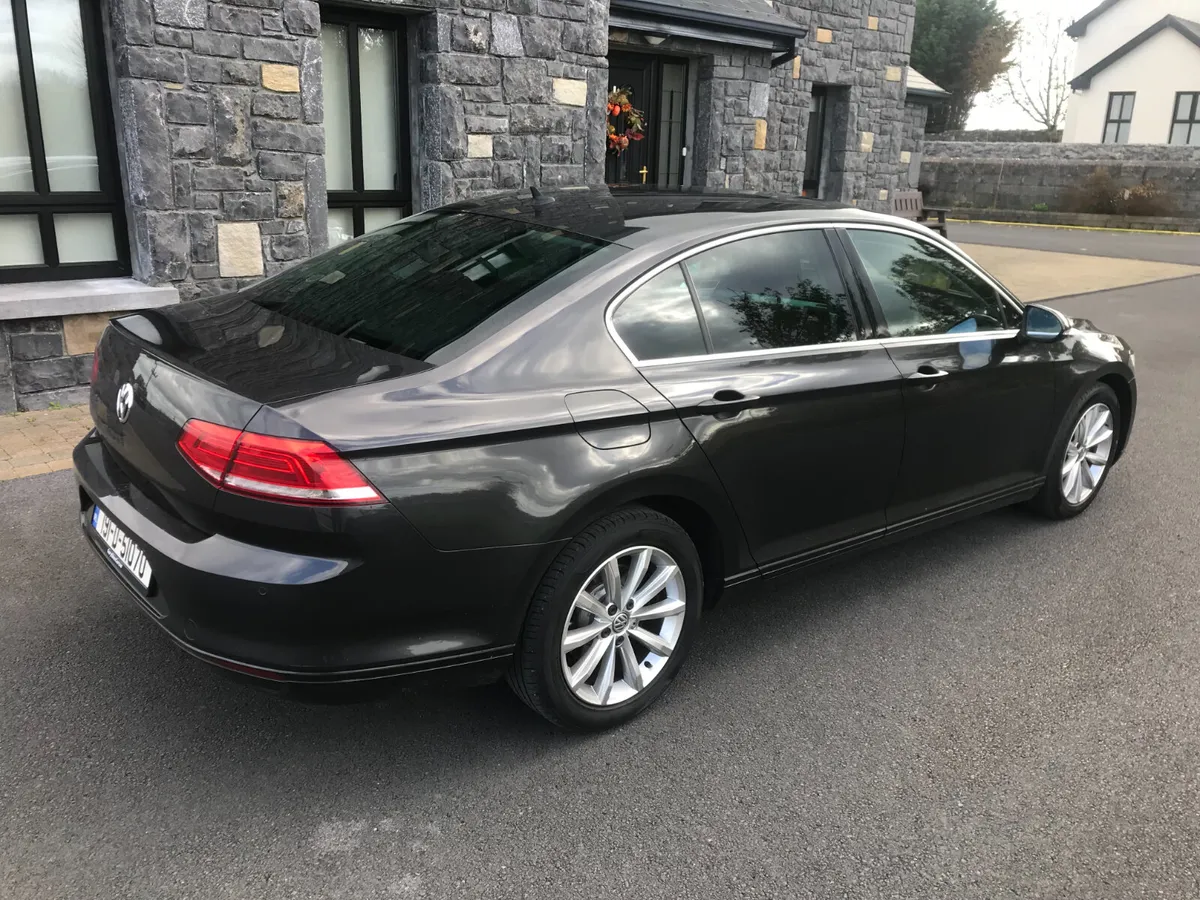 Volkswagen Passat Automatic 2.0 TDI 2019 - Image 4