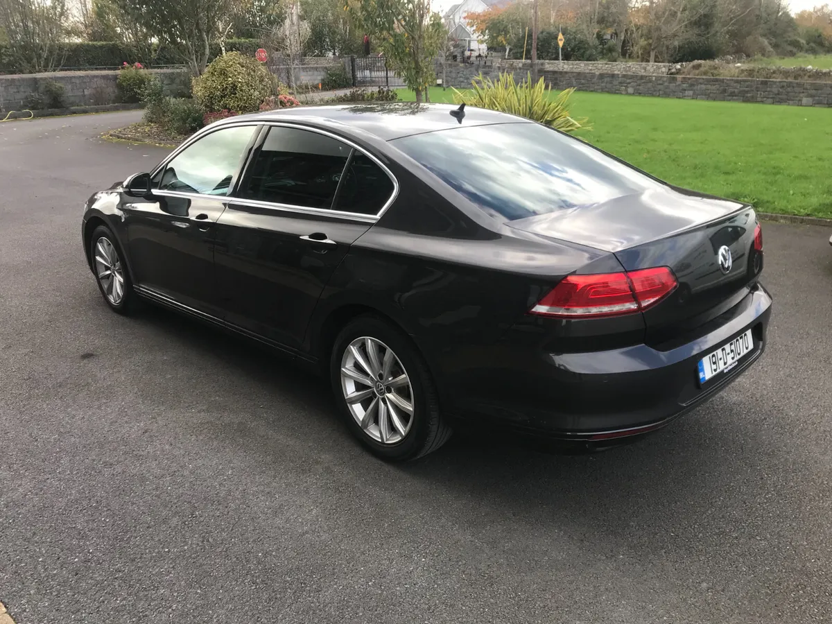 Volkswagen Passat Automatic 2.0 TDI 2019 - Image 3