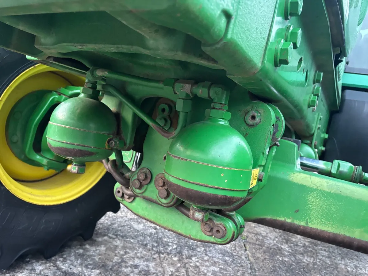 2004,JOHN DEERE 6520 PREMIUM MINT - Image 2