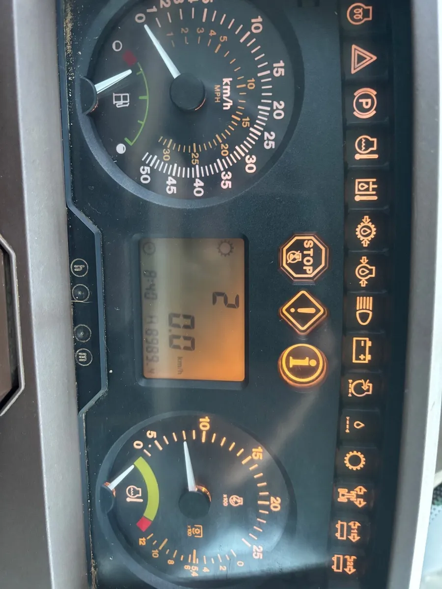 2004,JOHN DEERE 6520 PREMIUM MINT - Image 3