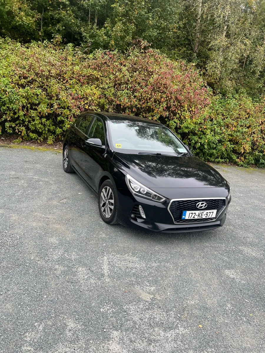 Hyundai i30 Deluxe Plus - Image 1