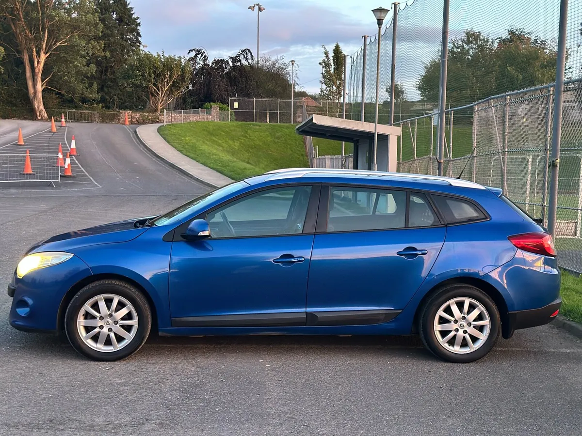 Renault Megane estate - Image 4