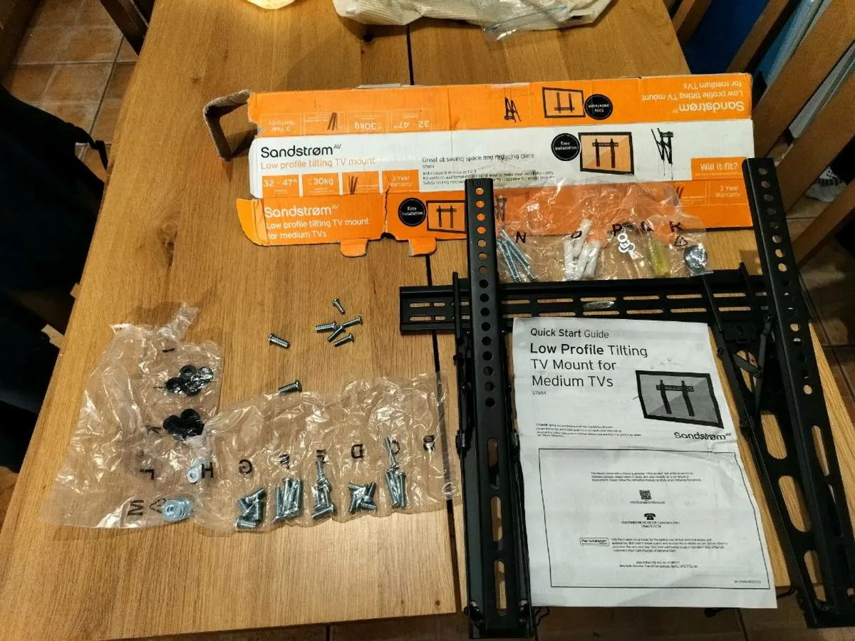 Tv wall bracket