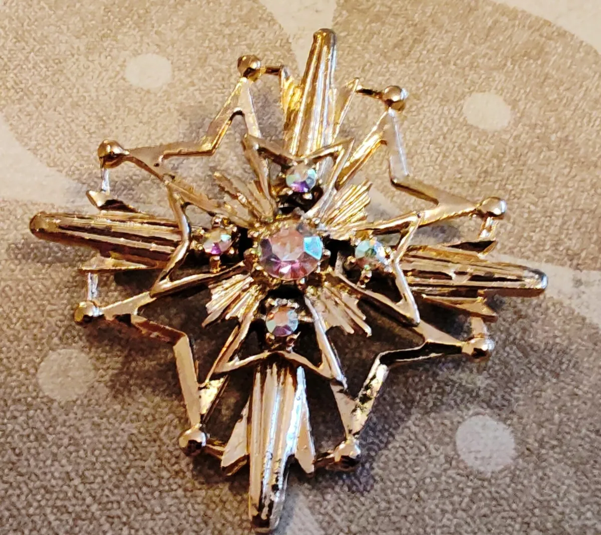 Retro brooch with sparkling rhinestones - Image 4