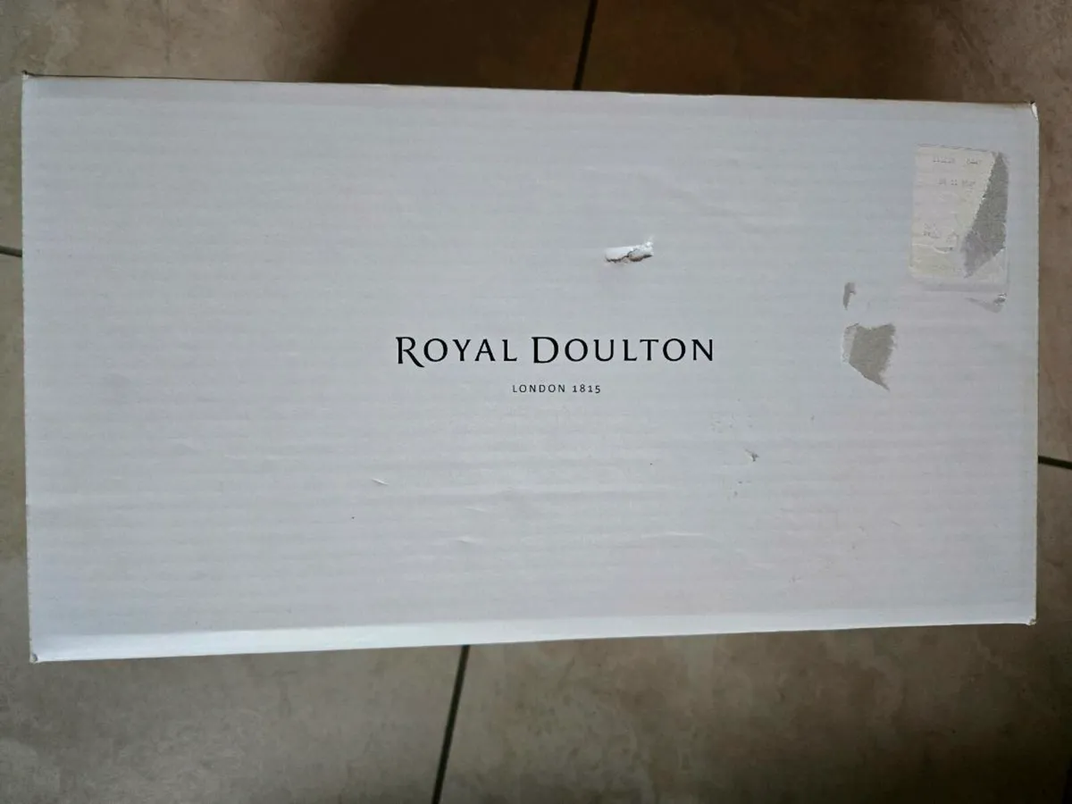 Royal Doulton Crystal Bucket and Flutes - Image 3