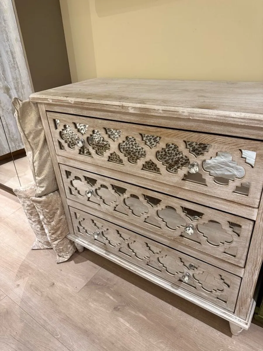 3 Drawer Dresser - Image 1