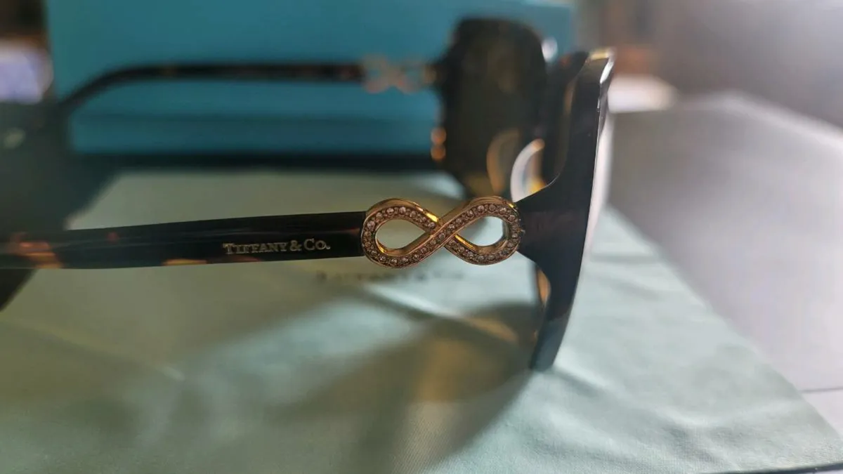 Tiffany & Co Infinity Loop with Swarovski Sunglass - Image 4