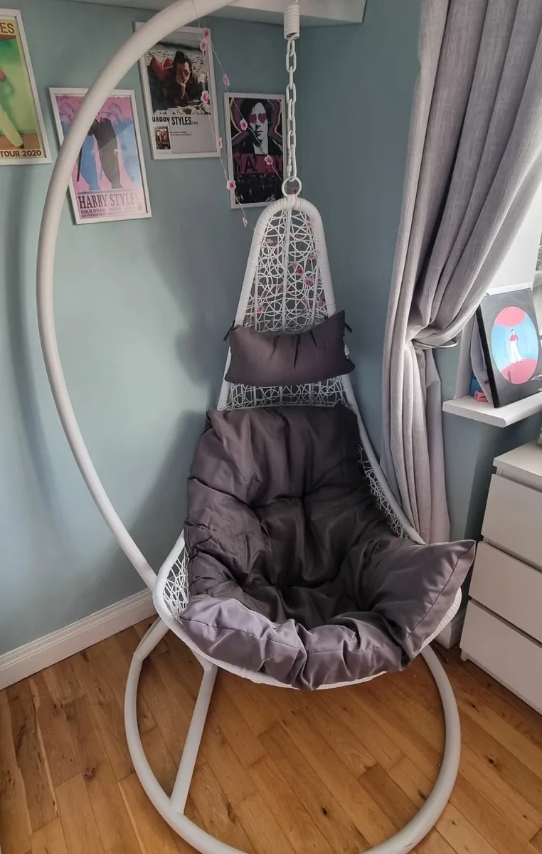 Egg Chair - Image 2