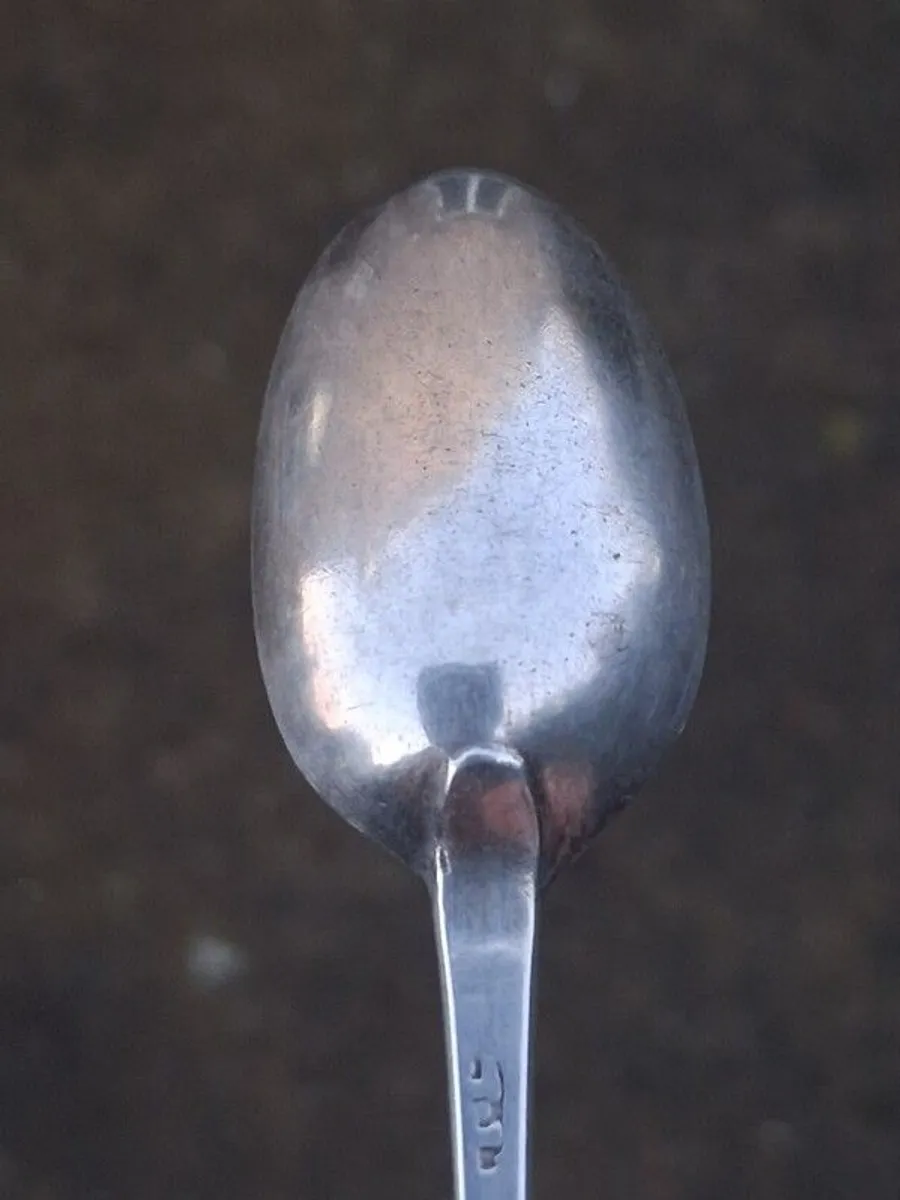 5 X Hanoverian Irish Sterling Silver Teaspoons 1732 (Super Rare) - Image 4