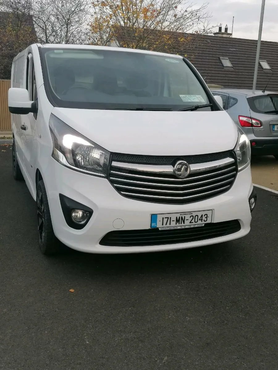 2017 vauxhal vivaro - Image 1