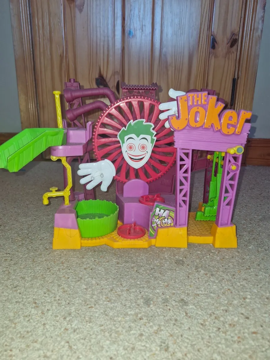 Imaginext towers and figures - Image 3