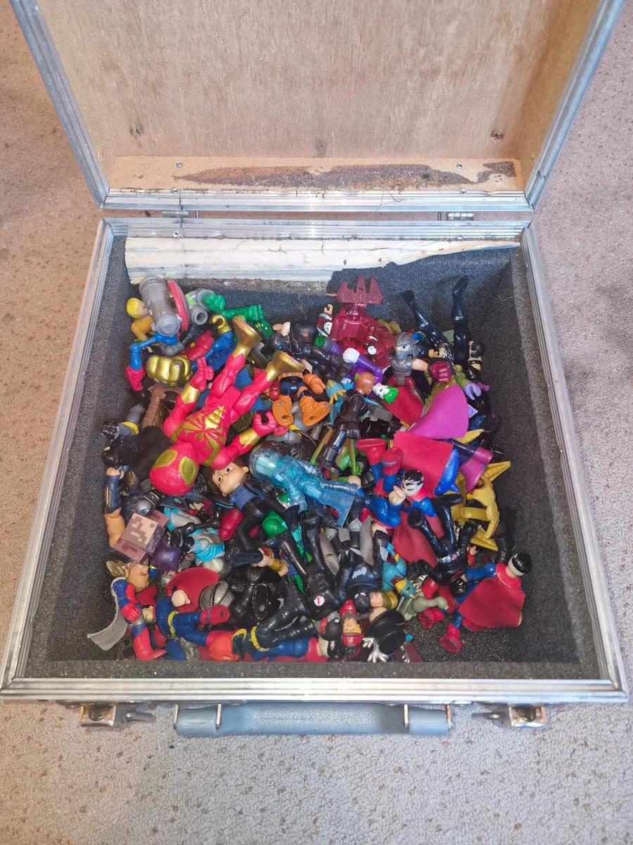 Imaginext towers and figures - Image 4