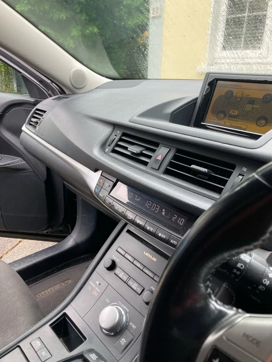 Lexus CT200h €5700 ONO Quick Sale - Image 3