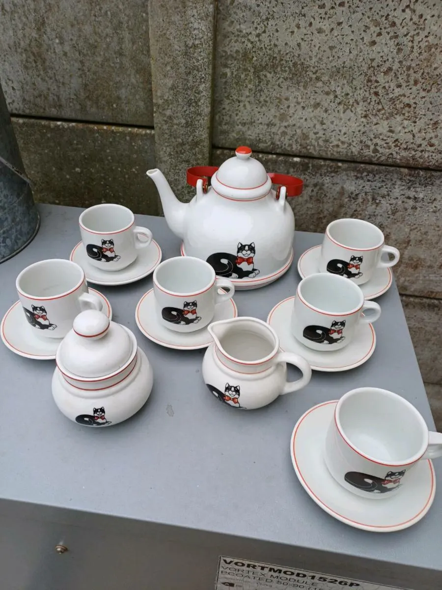 Vintage Richard Ginori Ceramic Teaset - Image 1