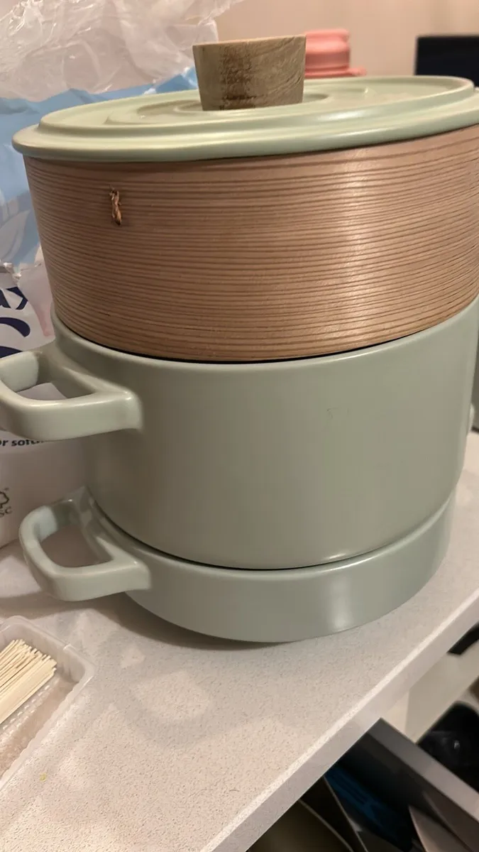 Ceramic pot with steamer - Image 1