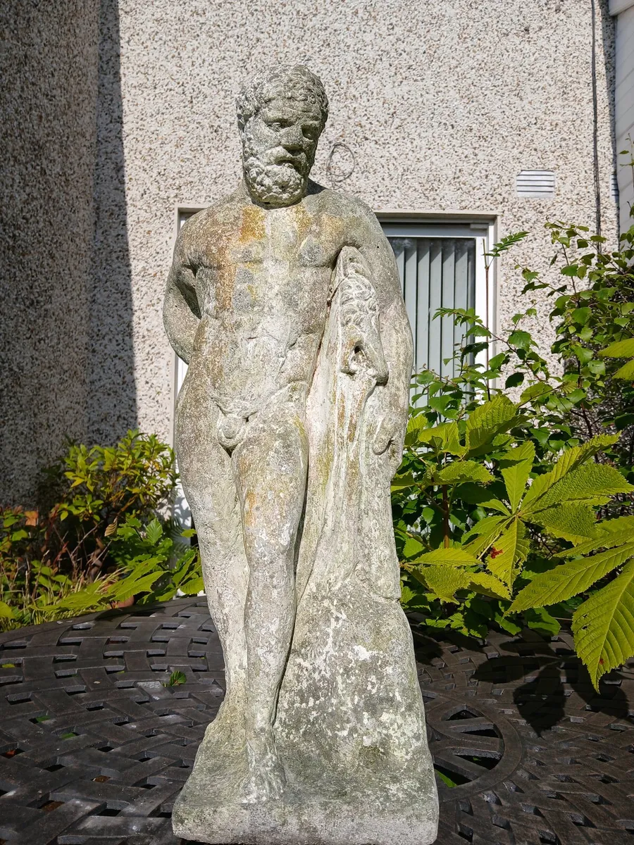 Garden statue - Image 1