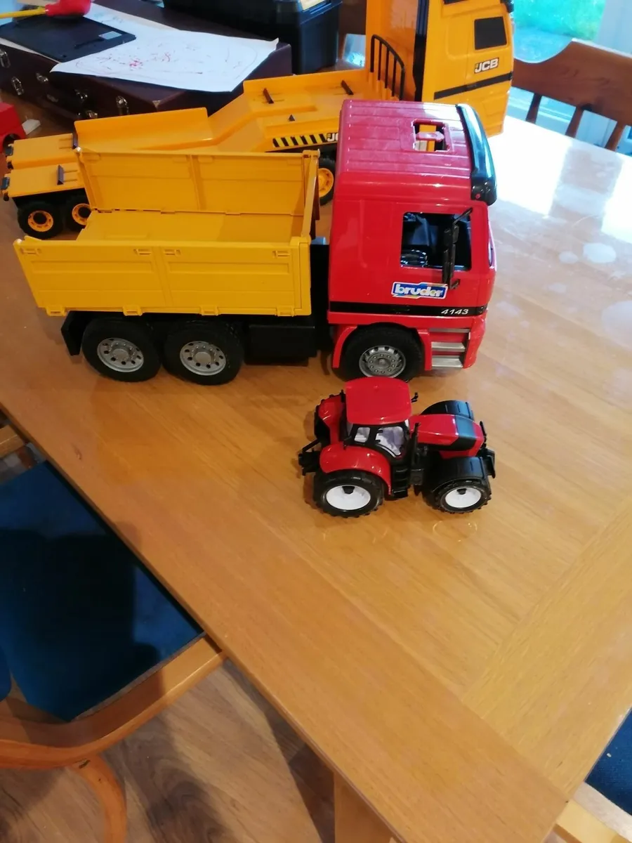 Toys - Image 4