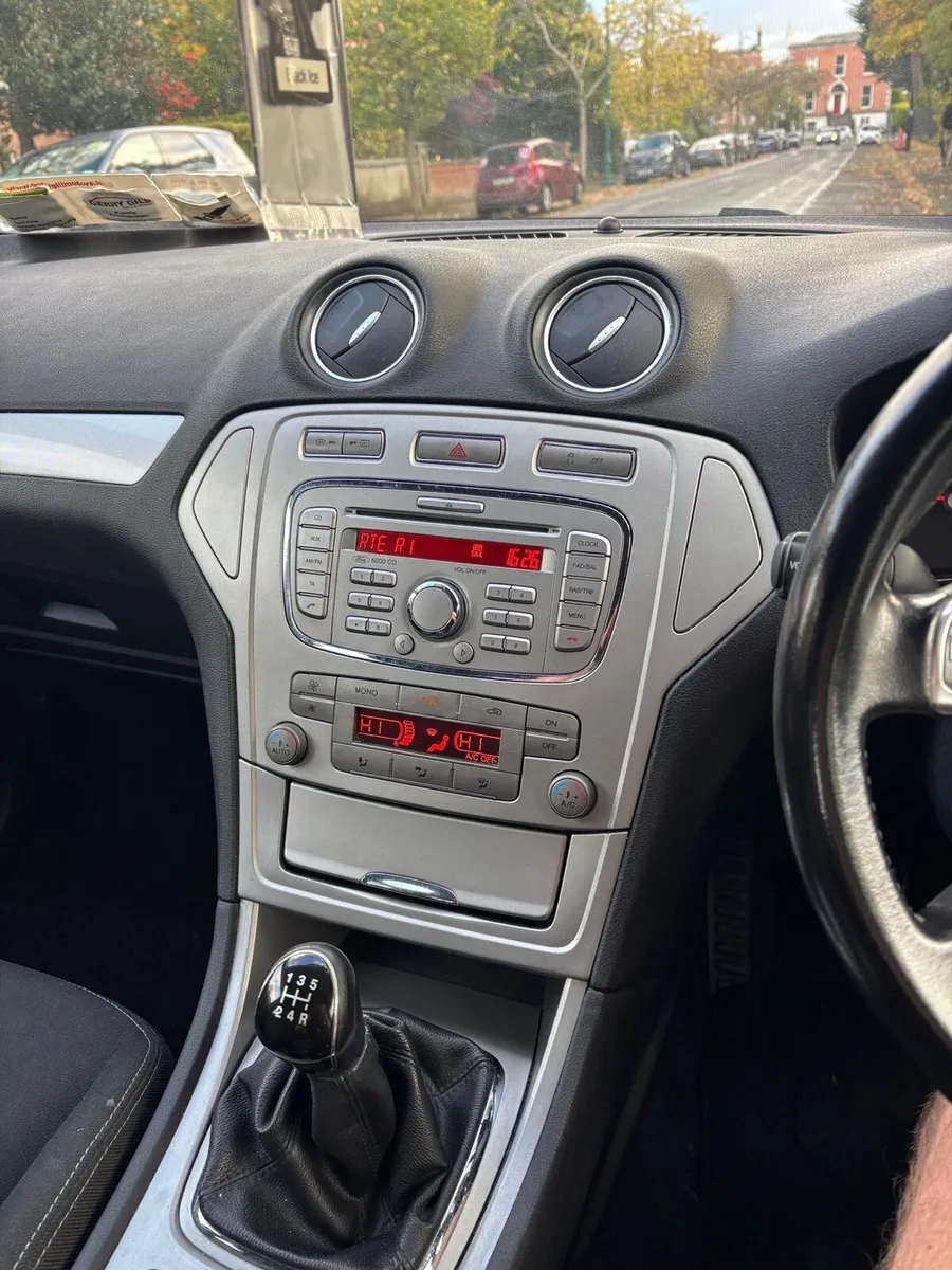 Ford mondeo - Image 2