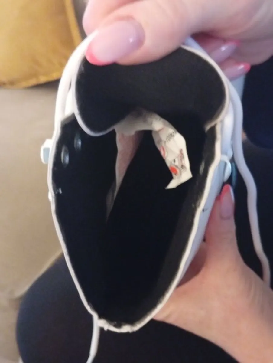 Brand New No Fear White Roller Skates  size 6. - Image 3