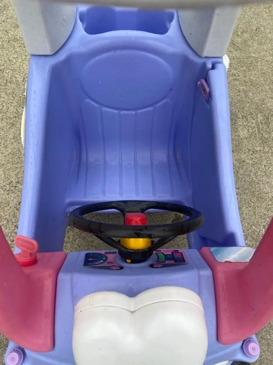 Little tykes cosy car - Image 2