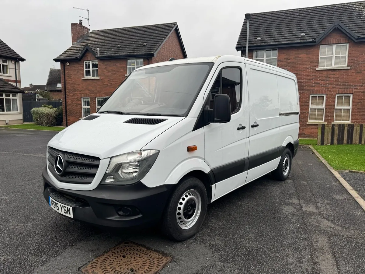 2018 Mercedes sprinter Luton - Image 3