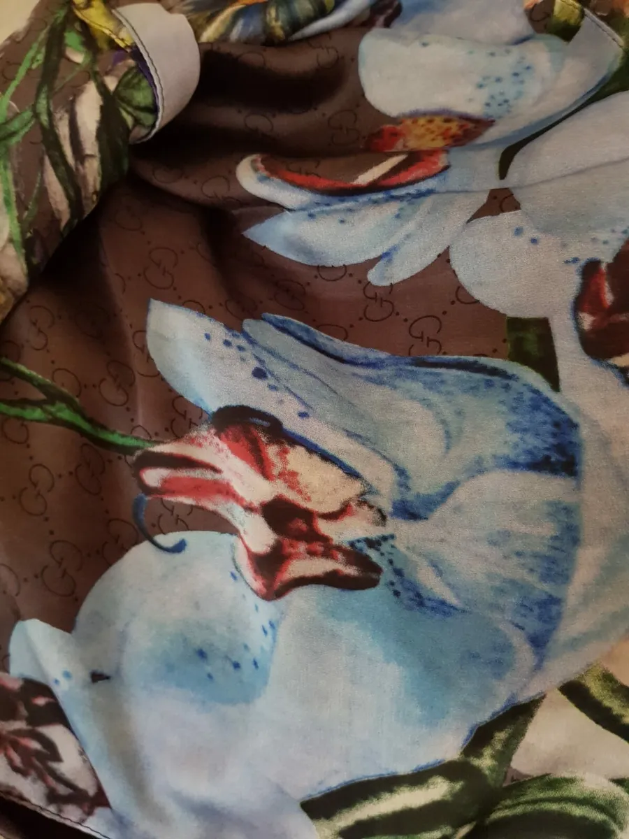 Gucci Double GG Signature Logo or Bloom Scarves - Image 3