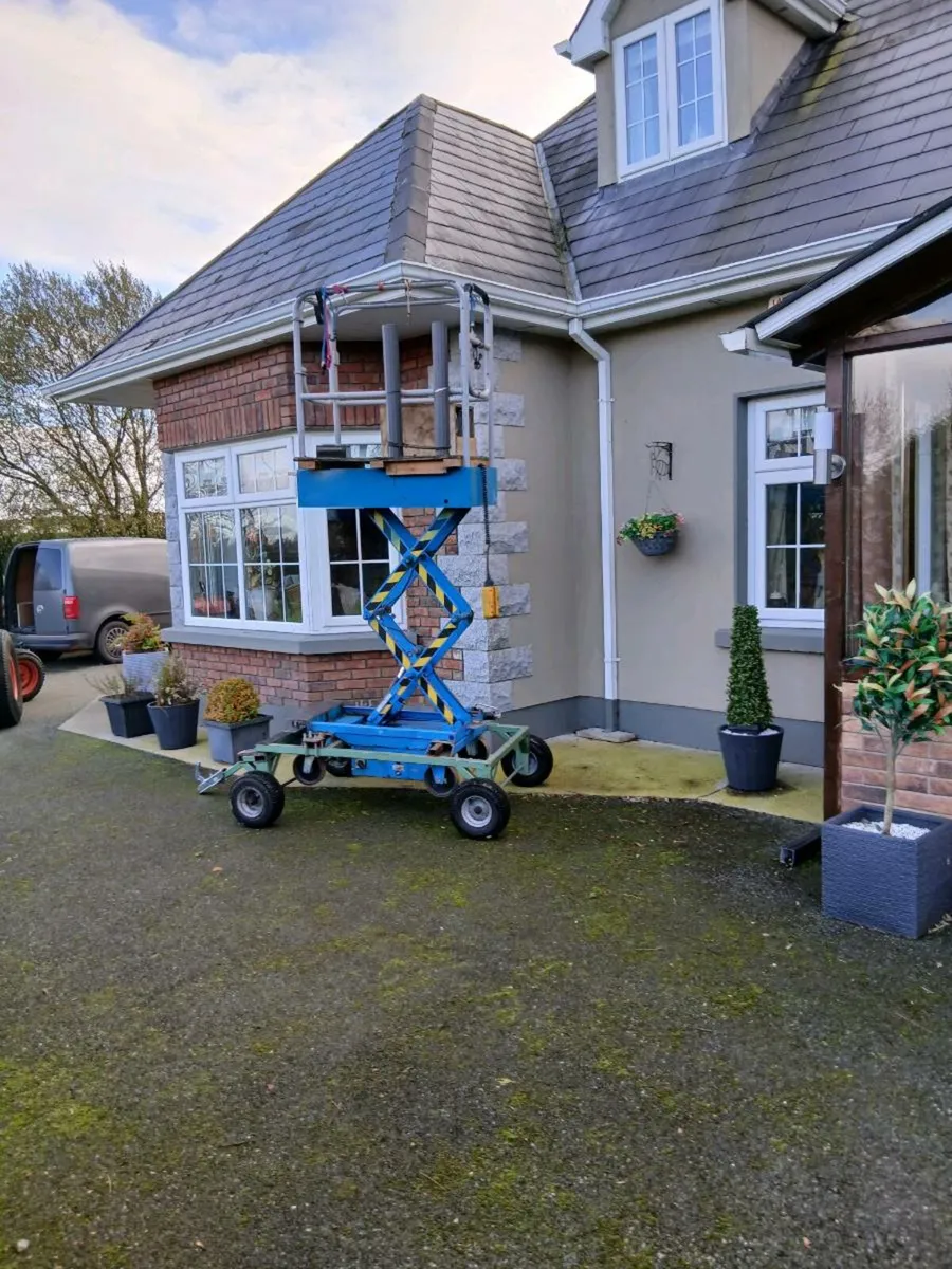 Popup hoist and custom-made trailer - Image 2
