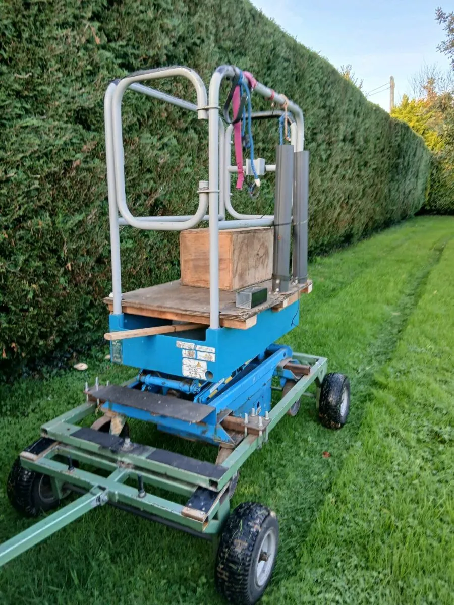 Popup hoist and custom-made trailer - Image 4