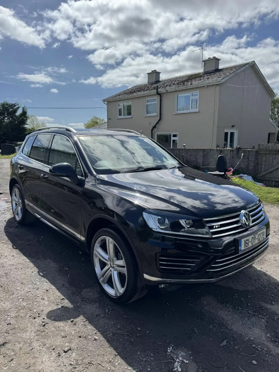 2016 Volkswagen Touareg RLine - Image 3
