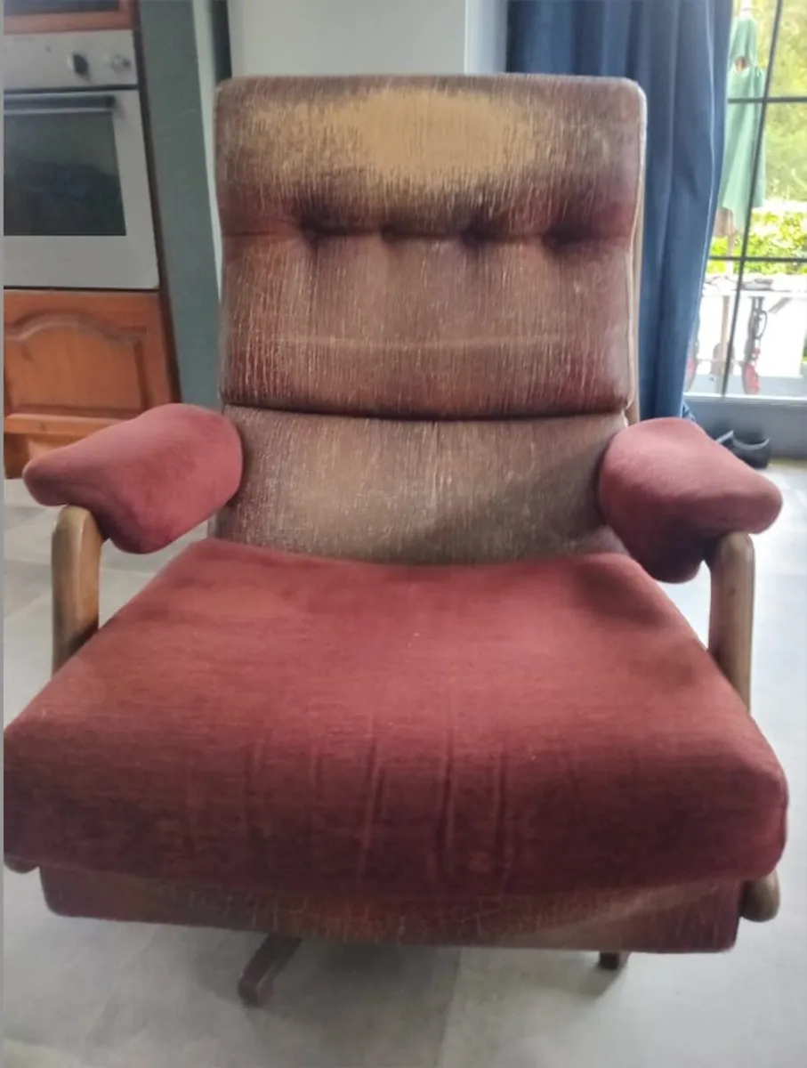 Vintage Mid-Century Swivel Recliner — Solid Frame - Image 2