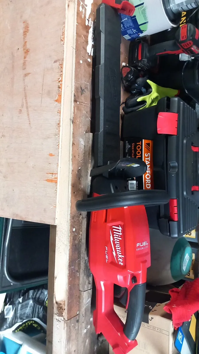 Milwaukee fuelm18 hedge cutter - Image 1