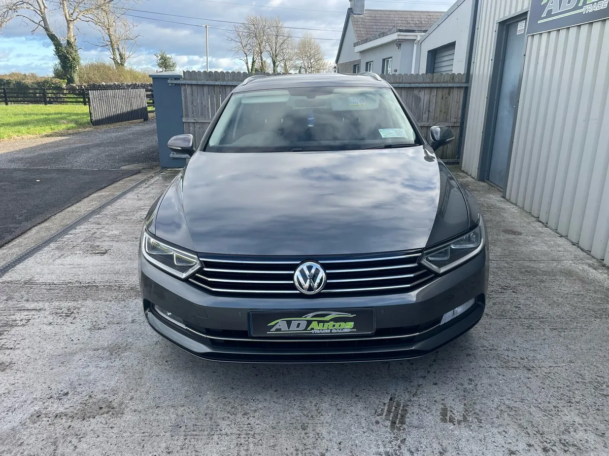 Volkswagen Passat - Image 2