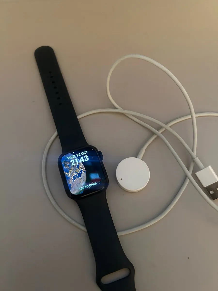 Apple Watch Series 8 - Image 1