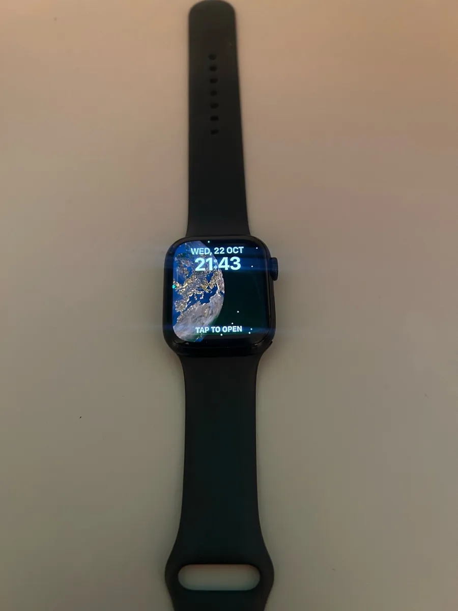 Apple Watch Series 8 - Image 2