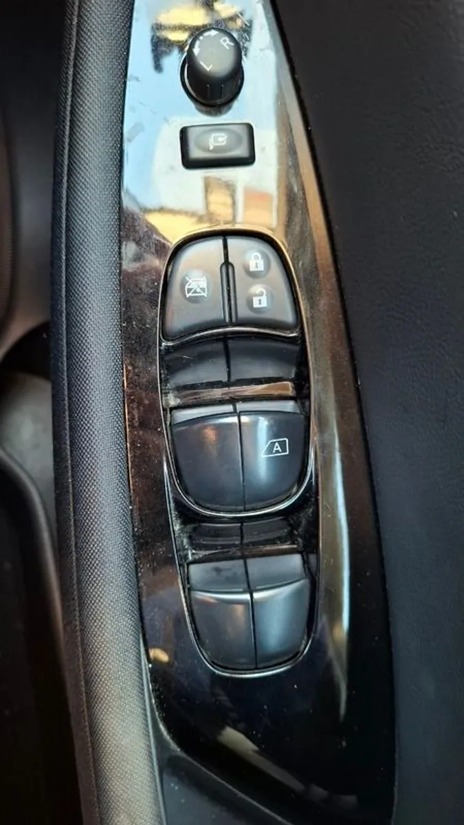 2019 Nissan Leaf - Image 4