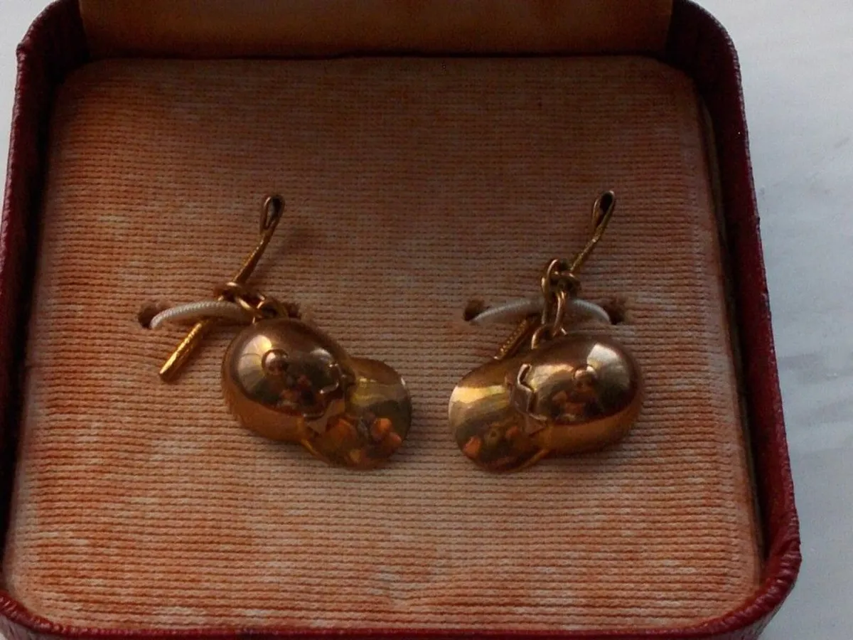 Gold Jockey Cap & Whip Cufflinks - Image 2