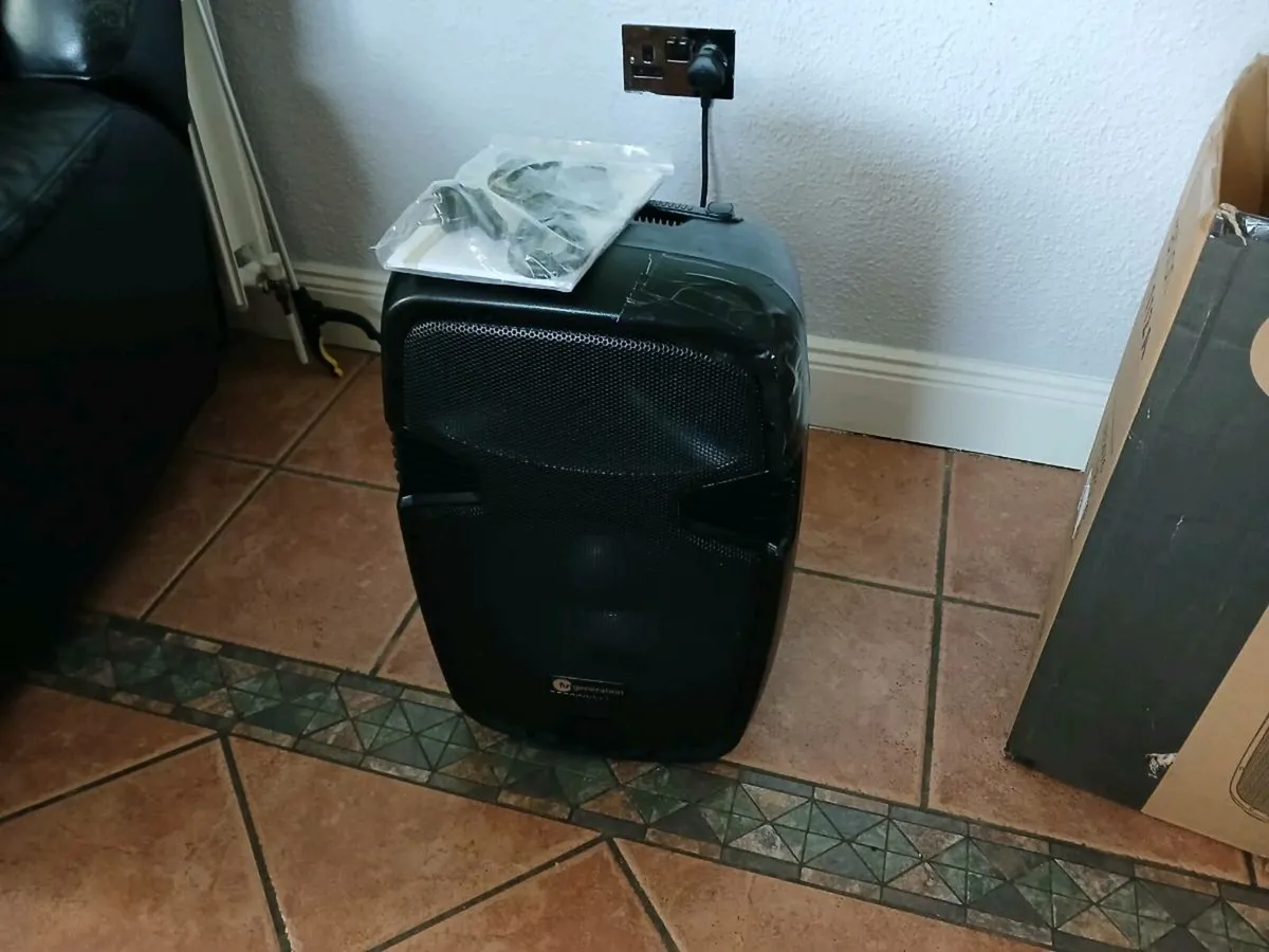 BLUETOOTH SPEAKER FOR SALE €50 - Image 1